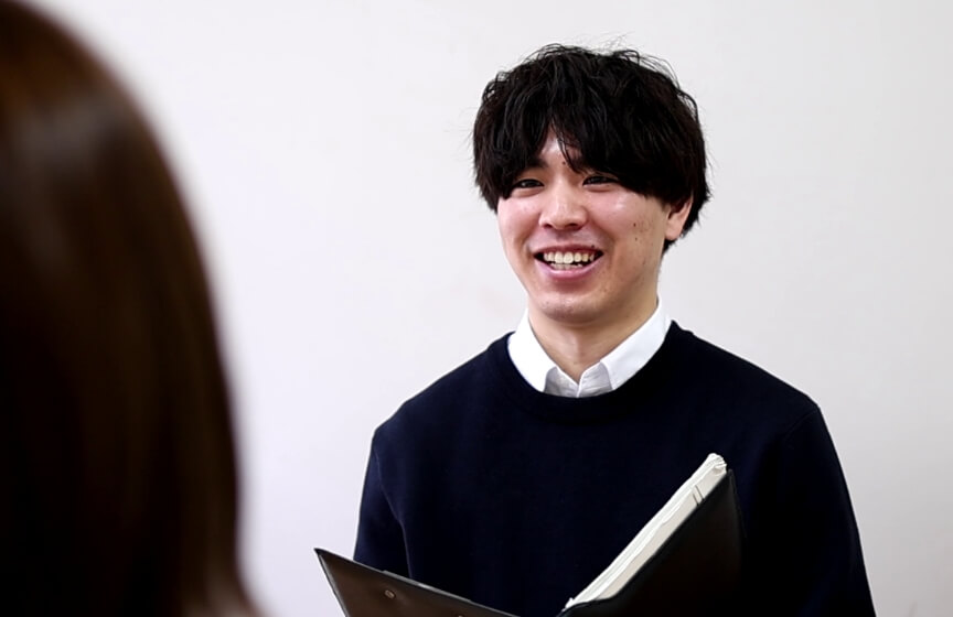 先輩職員インタビュー